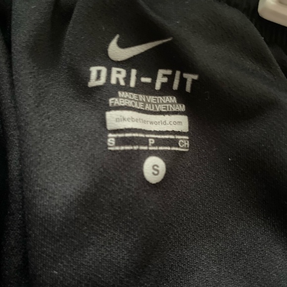 *Dri-fit nike shorts* - Picture 3 of 3